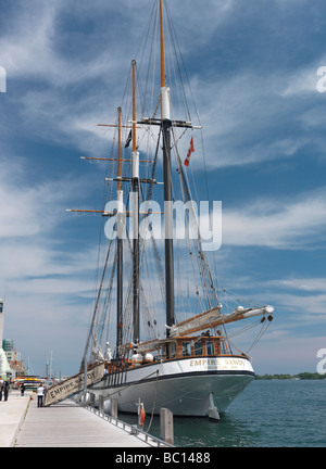 Tall Ship Empire Sandy trois topsail schooner mât dans le port de Toronto Banque D'Images