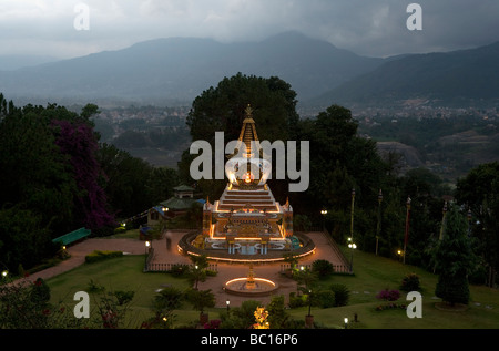Au stupa bouddhiste au Monastère de Kopan, Katmandou, Népal. Banque D'Images