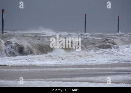 La marée haute mer Palling Norfolk Banque D'Images