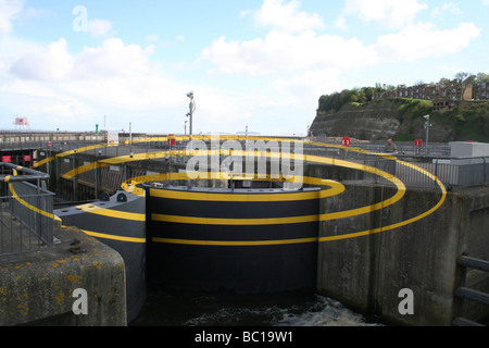 Trompe l oeil d'art Cardiff Bay Cardiff South Wales UK barrage Banque D'Images