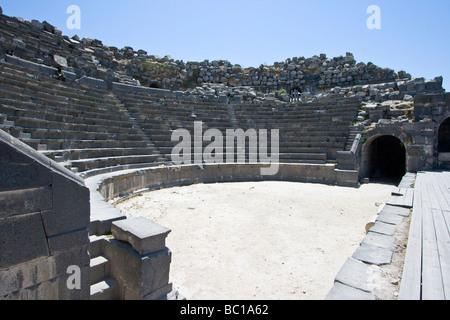 Théâtre de l'Ouest dans les ruines romaines d'Umm Qais en Jordanie Banque D'Images