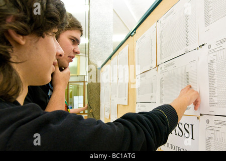 Évaluations de fin d'année scolaire Banque D'Images