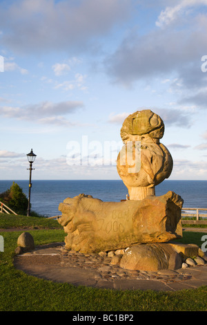 Le Millenium sculpture à 'Robin Hoods Bay', North Yorkshire, Angleterre, Royaume-Uni. Banque D'Images