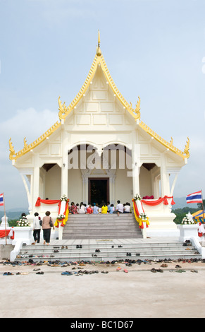 Inauguration d'un nouveau temple bouddhiste en Thaïlande dans la province de Nong Khai, dans le nord-est de la Thaïlande Banque D'Images