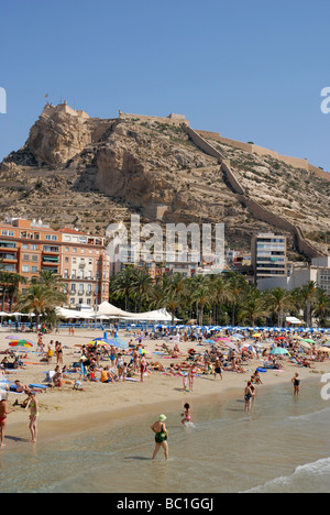 La plage de Postiguet, la ville d'Alicante, Alicante Province, Comunidad Valenciana, Espagne Banque D'Images