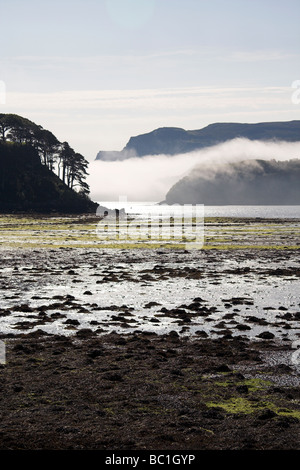 Brume matinale, Portree, Isle of Skye, Hébrides intérieures, côte ouest de l'Ecosse, Royaume-Uni Banque D'Images