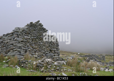 Slievemore village abandonné sur Achill Island, dans le comté de Mayo Irlande avec ses ruines accueil rock Banque D'Images