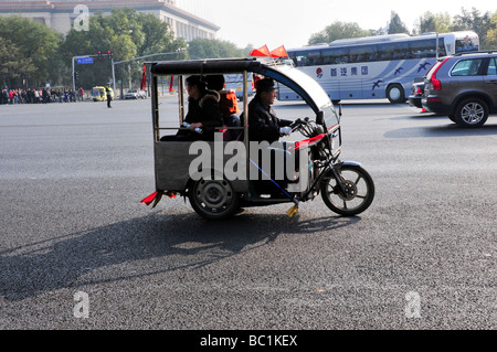 Véhicule à trois roues servant de petits taxis de Beijing Chine Banque D'Images