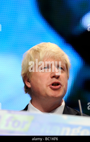Premier ministre Boris Johnson MP aborder la conférence du parti conservateur à Birmingham, Royaume-Uni Banque D'Images