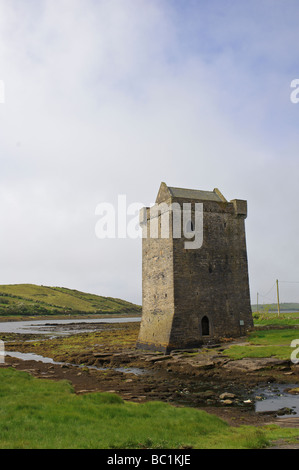 Château de Rockfleet Carrigahowley ou une tour du Xvème siècle ayant appartenu à la reine pirate Granuaile près de Westport sur Clew Bay Banque D'Images