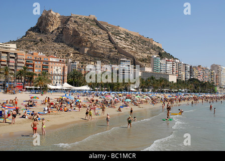 La plage de Postiguet dans la ville d'Alicante, Alicante Province, Comunidad Valenciana, Espagne Banque D'Images