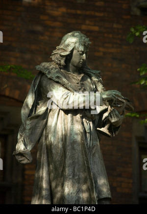 Pologne Cracovie Monument à Nicolas Copernic astronome Banque D'Images