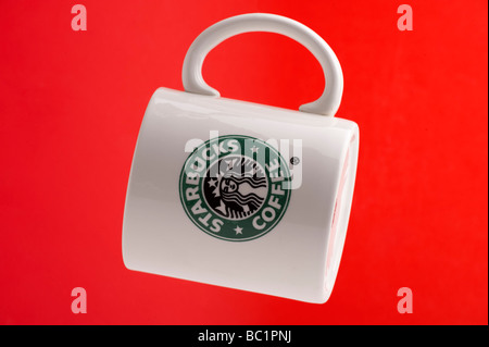 Blanc taille Starbucks pinte tasse en céramique Banque D'Images