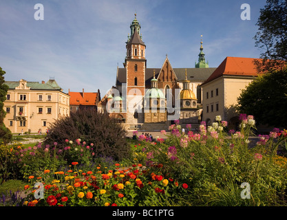 Pologne Cracovie Sigismund s Cathédrale et Chapelle dans le cadre de la colline de Wawel Royal Castle Banque D'Images