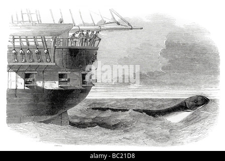 Le serpent de mer en passant sous l'arrière du daedalus Banque D'Images