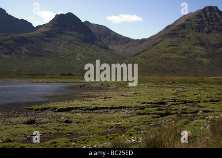 Les montagnes Selkirk Arms, Loch Slapin, Strathaird, presqu'île de Skye, Hébrides intérieures, côte ouest de l'Ecosse, Royaume-Uni Banque D'Images