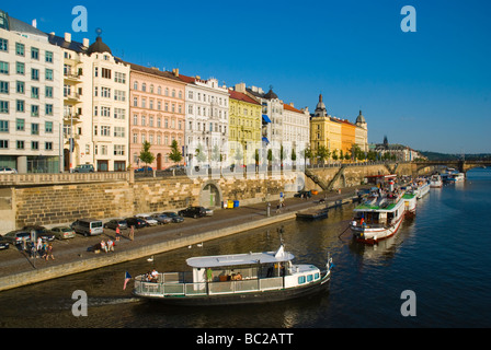 Riverside Prague République Tchèque Europe Banque D'Images