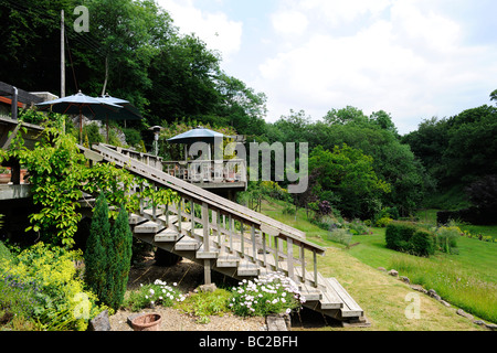 La plate-forme de terrasse construite sur le côté de la Mendip Hills à Oakhill, Somerset Banque D'Images