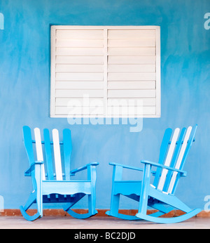 Chaises berçantes traditionnels dans la région de Viñales, Cuba, Caraïbes Banque D'Images