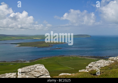 dh Eynhallow Sound ROUSAY ORKNEY Eynhallow Island et Evie Orkney Westcontinental Islands l'écosse semble une antenne pittoresque Banque D'Images