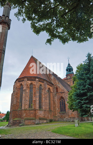 Église Saint Jacobs à Ośno Lubuskie Pologne Voïvodie Banque D'Images