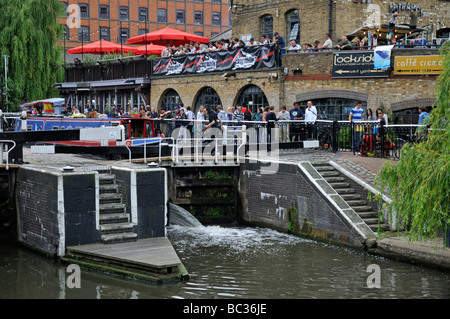 Hampstead Road Camden Lock sur le Regents Canal London United Kingdom Banque D'Images