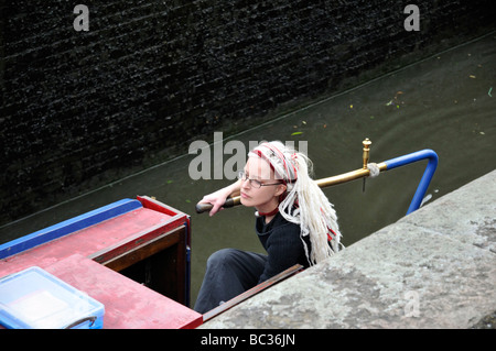 Pilotage Barge à Hampstead Road Camden Lock sur le Regents Canal London United Kingdom Banque D'Images