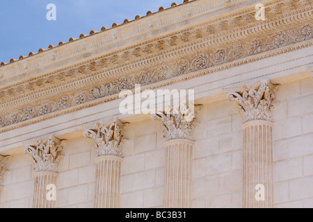 Temple romain antique Maison Carrée Nîmes Languedoc-Roussillon France Banque D'Images