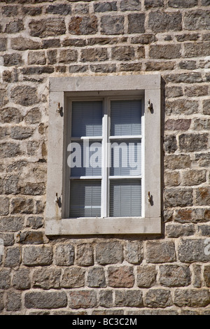 Fenêtre sur l'ancien bâtiment antique Banque D'Images