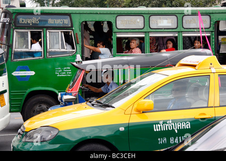 Taxi à Bangkok Traffic Ja Banque D'Images