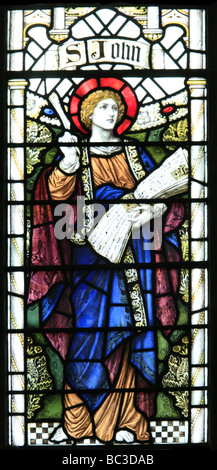 Vitraux de James Powell & Sons, représentant Saint John The Evangelist Kineton Church Warwickshire Banque D'Images