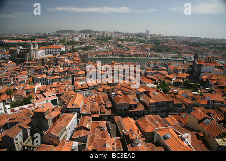 Vue sur Porto à partir du haut de Torre dos Clerigos Banque D'Images