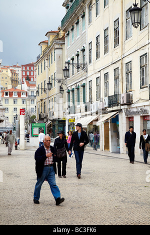 Scène de rue, vieille ville de Lisbonne, Portugal Banque D'Images