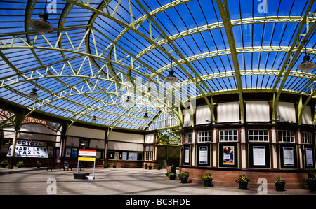 Wemyss bay railway station et le bureau de vente des billets, North Ayrshire, Ecosse. Banque D'Images