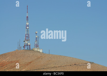 Antennes au sommet d'une montagne, Fuerteventura Banque D'Images