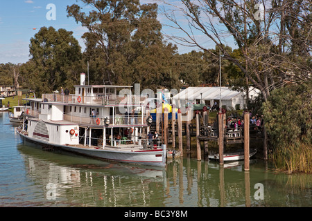 Bateau à vapeur nouvellement restauré ruby attaché à Wentworth wharf sur week-end du 150e anniversaire de Wentworth Banque D'Images