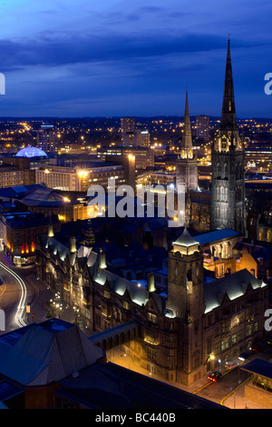 Centre-ville de Coventry et de la cathédrale de nuit Banque D'Images