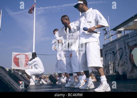 BBC Radio 1 un Roadshow. Plymouth Hoe Août 1995 4mandu Banque D'Images