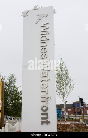 Widnes signe ville industrielle au bord de l'arrondissement de Halton Cheshire en Angleterre. Banque D'Images