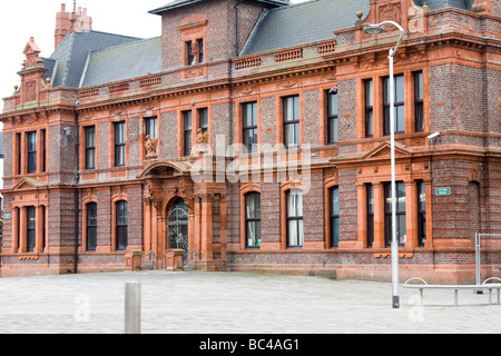 Hôtel de ville Widnes ville industrielle de Halton borough Cheshire en Angleterre. Banque D'Images