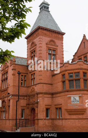 Widnes ville industrielle de Halton borough Cheshire en Angleterre. Banque D'Images