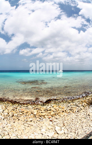 Vue sur l'océan de l'île des Caraïbes Curaçao dans les Antilles néerlandaises Banque D'Images