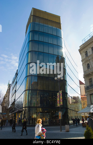 Magasin de chaussures Bata à Vaclavske Namesti square, dans le centre de Prague République Tchèque Europe Banque D'Images