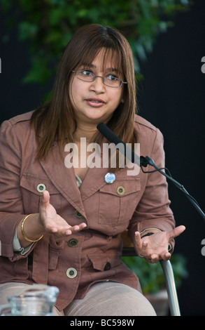 Son Excellence Dr Farahanaz Faizal Haut Commissaire de la République des Maldives en photo parlant à Hay Festival 2009 Banque D'Images