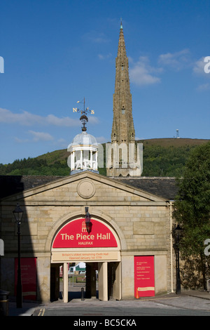 Halifax piece hall grand marché centre Ville Région métropolitaine de Calderdale West Yorkshire Angleterre UK GO Banque D'Images