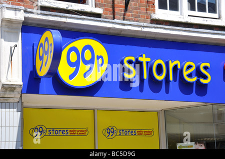 99p Store, High Street, Petersfield, Hampshire, Angleterre, Royaume-Uni Banque D'Images