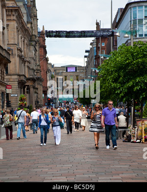 Les gens sur la rue Buchanan, l'un des principales rues commerçantes de Glasgow Banque D'Images