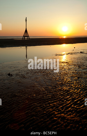 Sir Antony Gormley artwork un autre endroit est situé sur Crosby Beach qui fait partie de la côte de Sefton, dans la région de la ville de Liverpool au Royaume-Uni. Banque D'Images