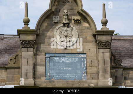 Table des taxes payables au marché - Longnor est un village dans le Staffordshire, Angleterre Peak District Banque D'Images