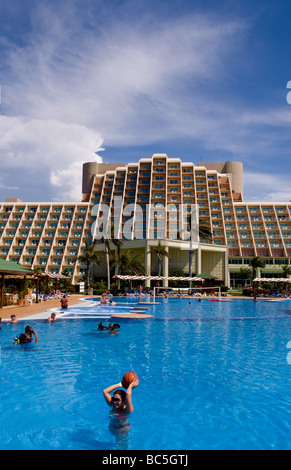 Belle cher hôtel Blau Varadero élégant dans la magnifique plage de Varadero à Cuba de détente Banque D'Images